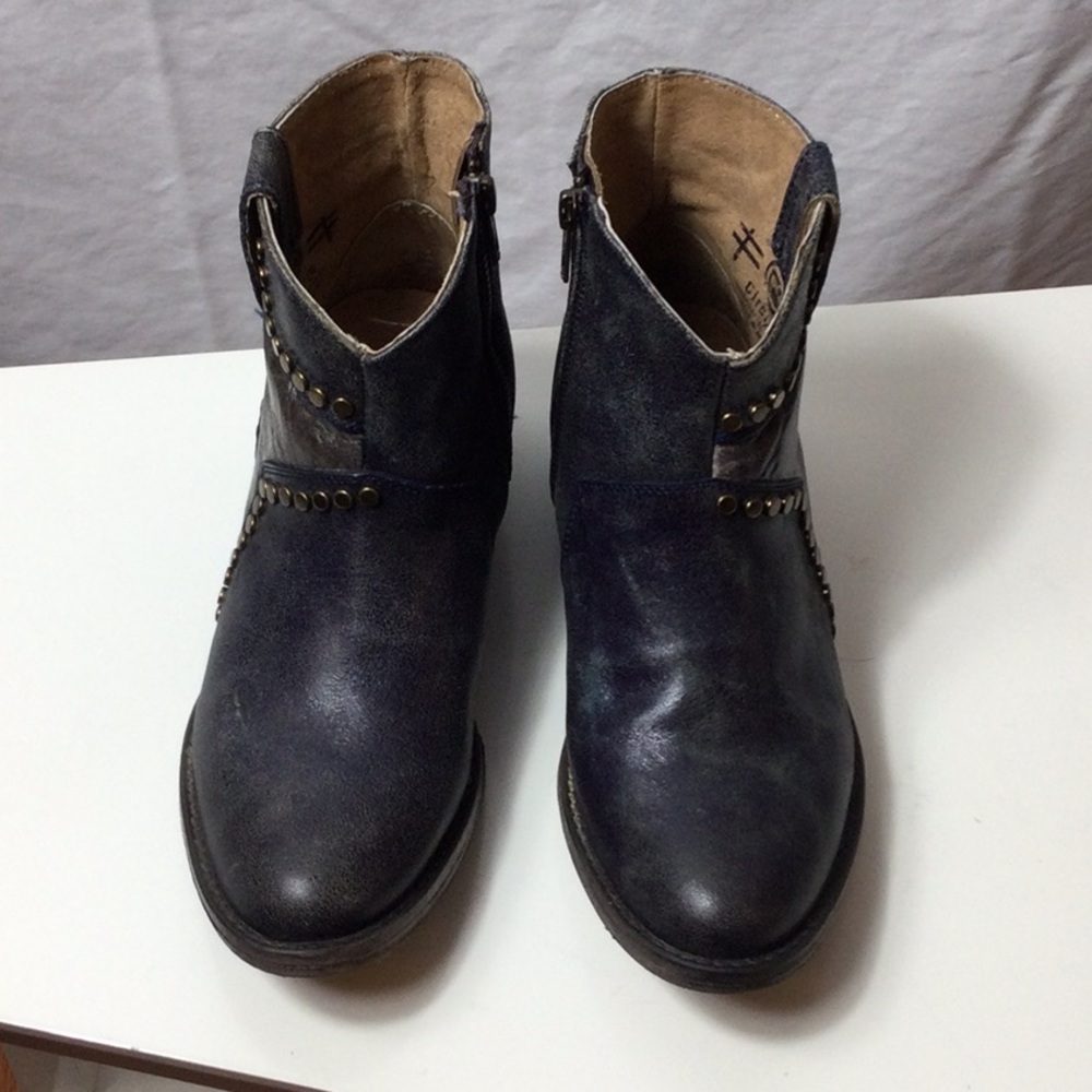 Circle G Studded Ankle Cowgirl Booties